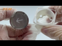 エレベーターの警察官は取り除く